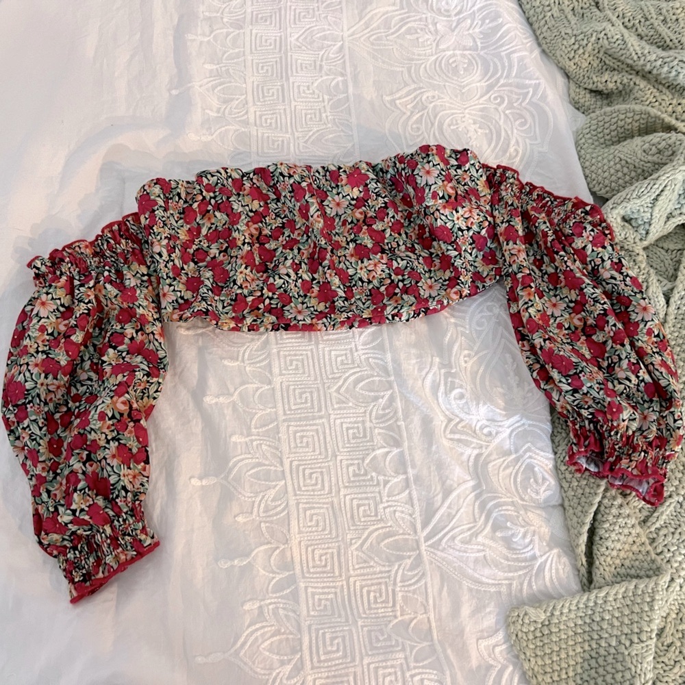 Cropped Off-Shoulder Floral Top